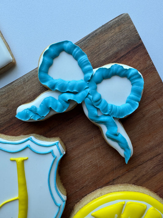 Ribbon bow cookie cutter