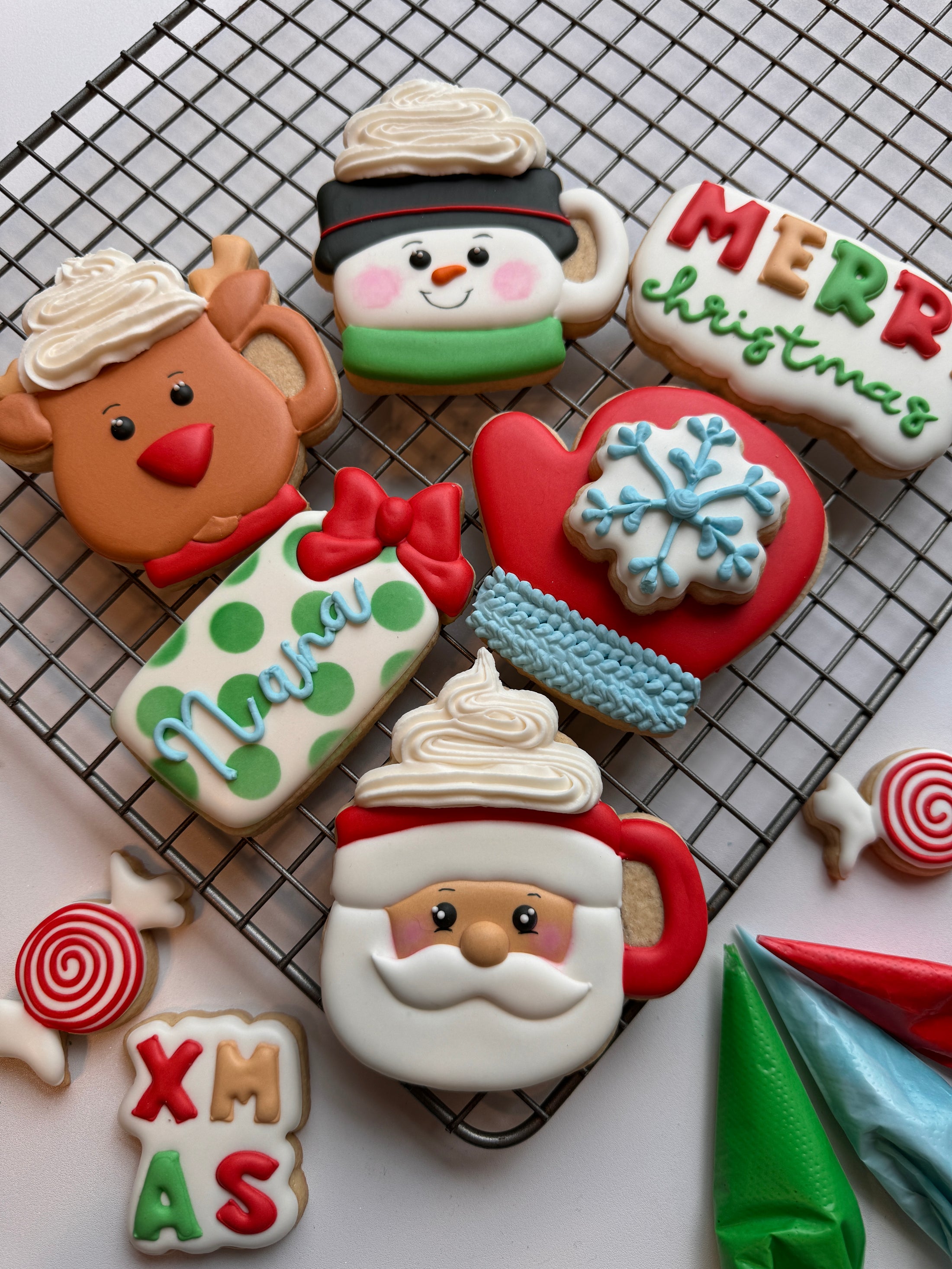 Decorated Christmas Cookies | The Cheerful Baker