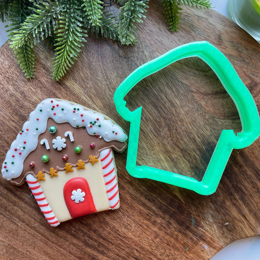 Cheerful gingerbread family cookie cutter set