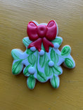 Load image into Gallery viewer, 4 inch mistletoe cookie cutter
