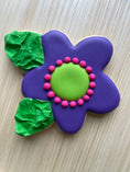 Load image into Gallery viewer, Fun flower cookie cutter
