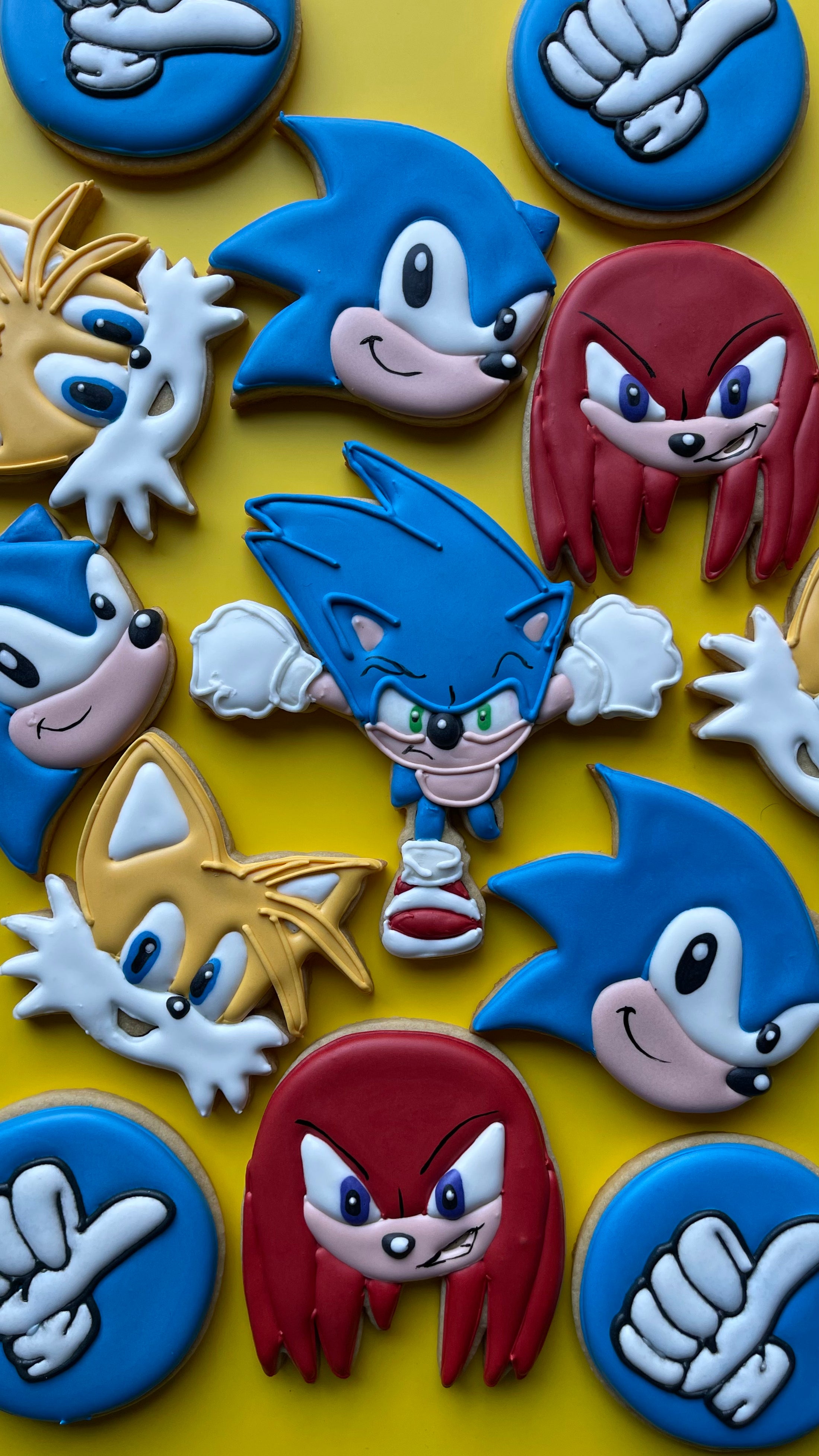 Sonic The Hedgehog face 3.5  inch cookie cutter